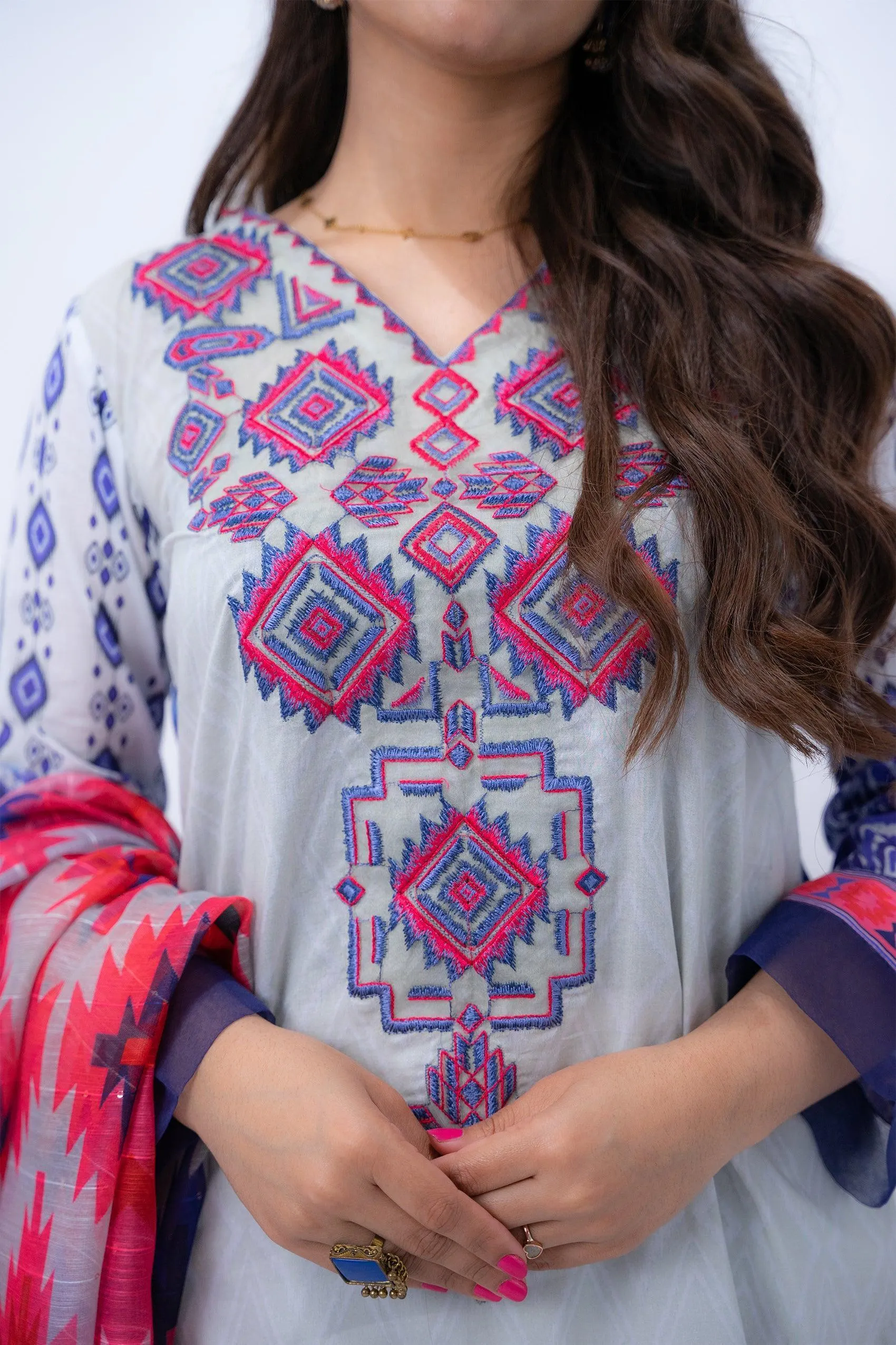 3 PIECE - Printed Embroidered Lawn Suit  KPR- 00446