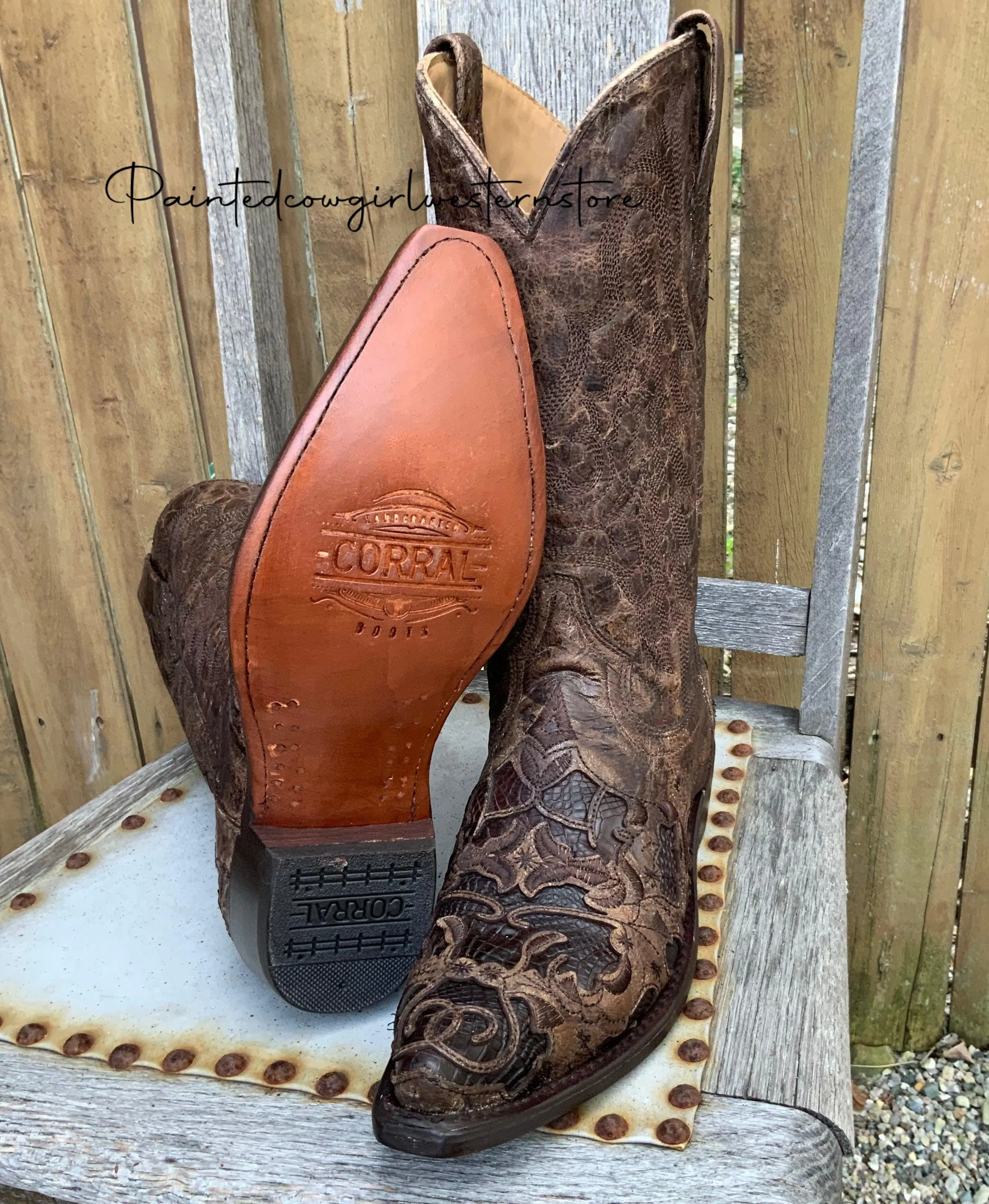 Corral Men's Distressed Brown Alligator Inlay Snip Toe Cowboy Boots A4115