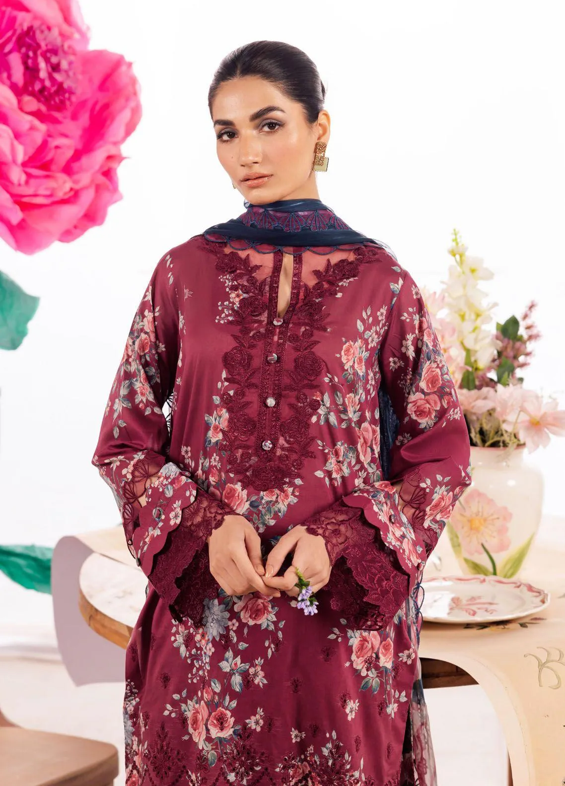 Iznik Dahlia Embroidered Luxury Lawn Unstitched 3Pc Suit DL-11 SOLISTICE