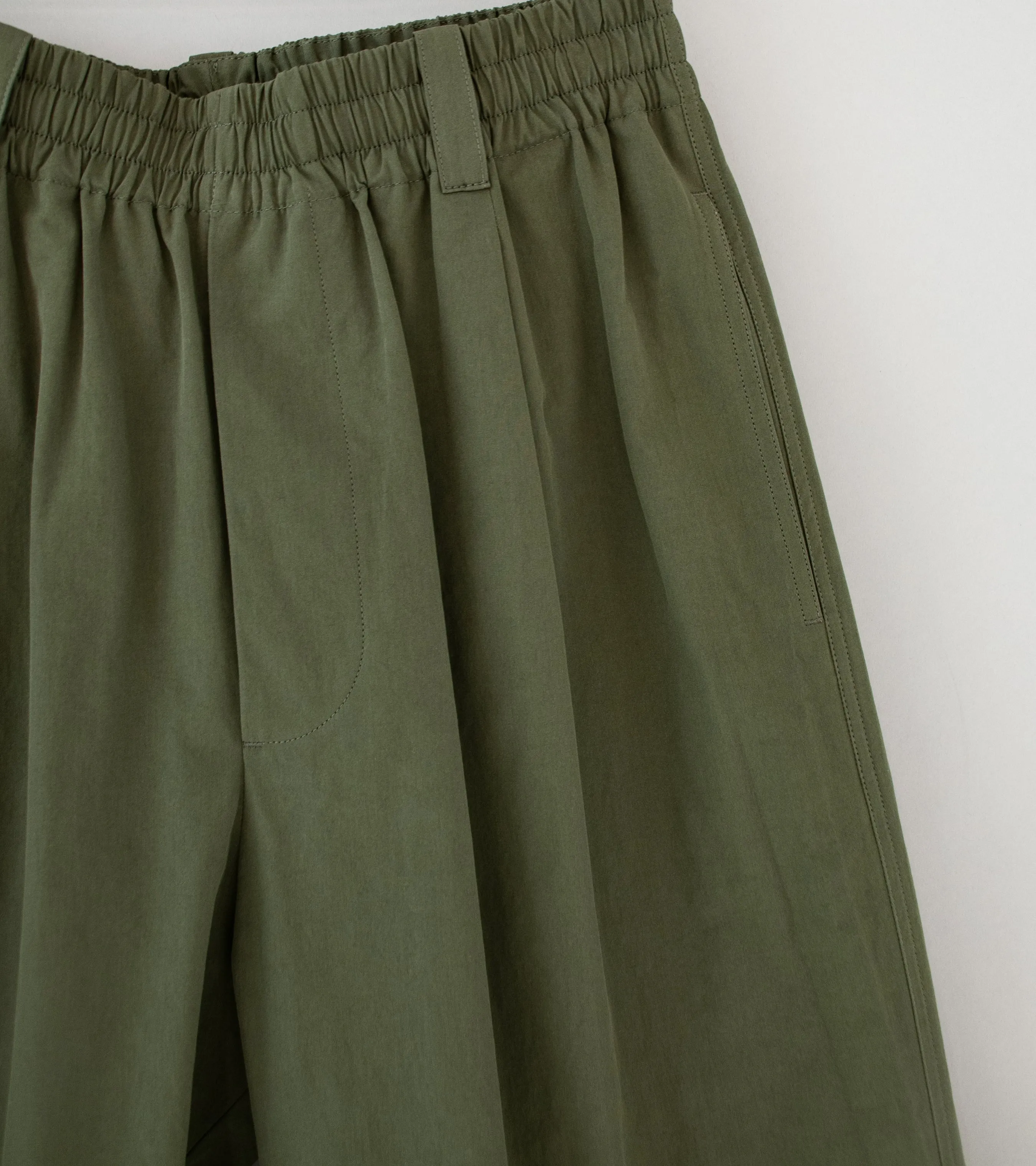 Margaret Howell 'Pull On Trouser' (Khaki Green Dense Cotton Poplin)