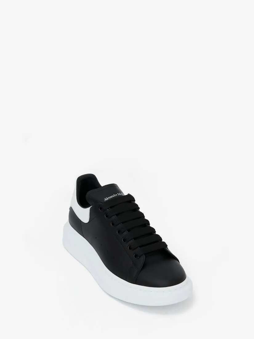 Men's Oversized Sneaker in Black/white