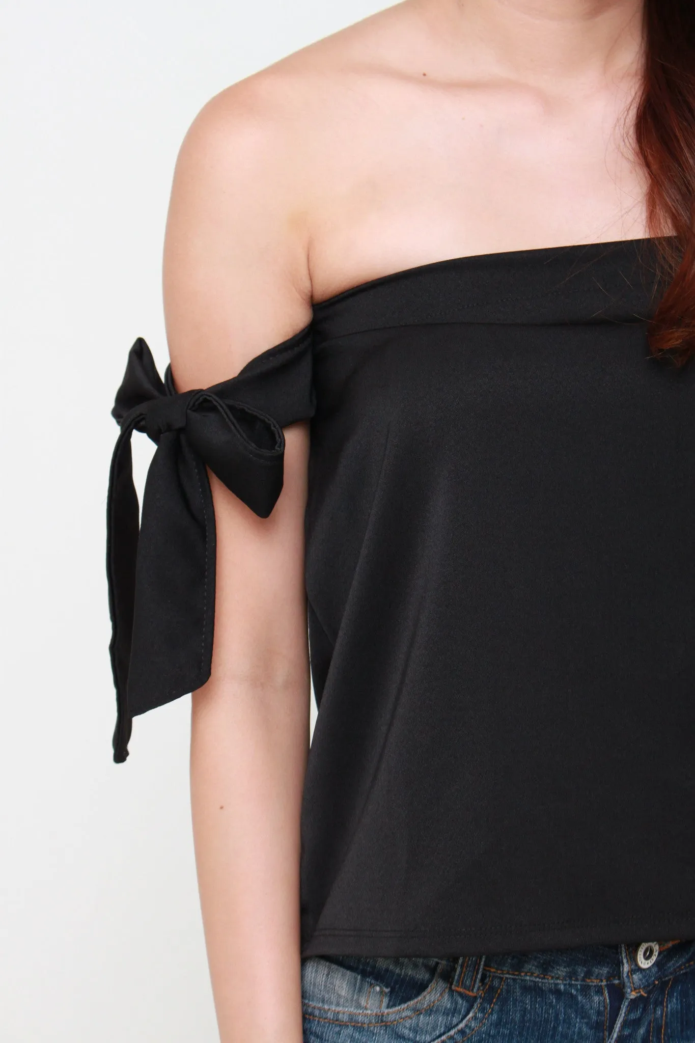 Ribbon Tie Offsie Top in Black