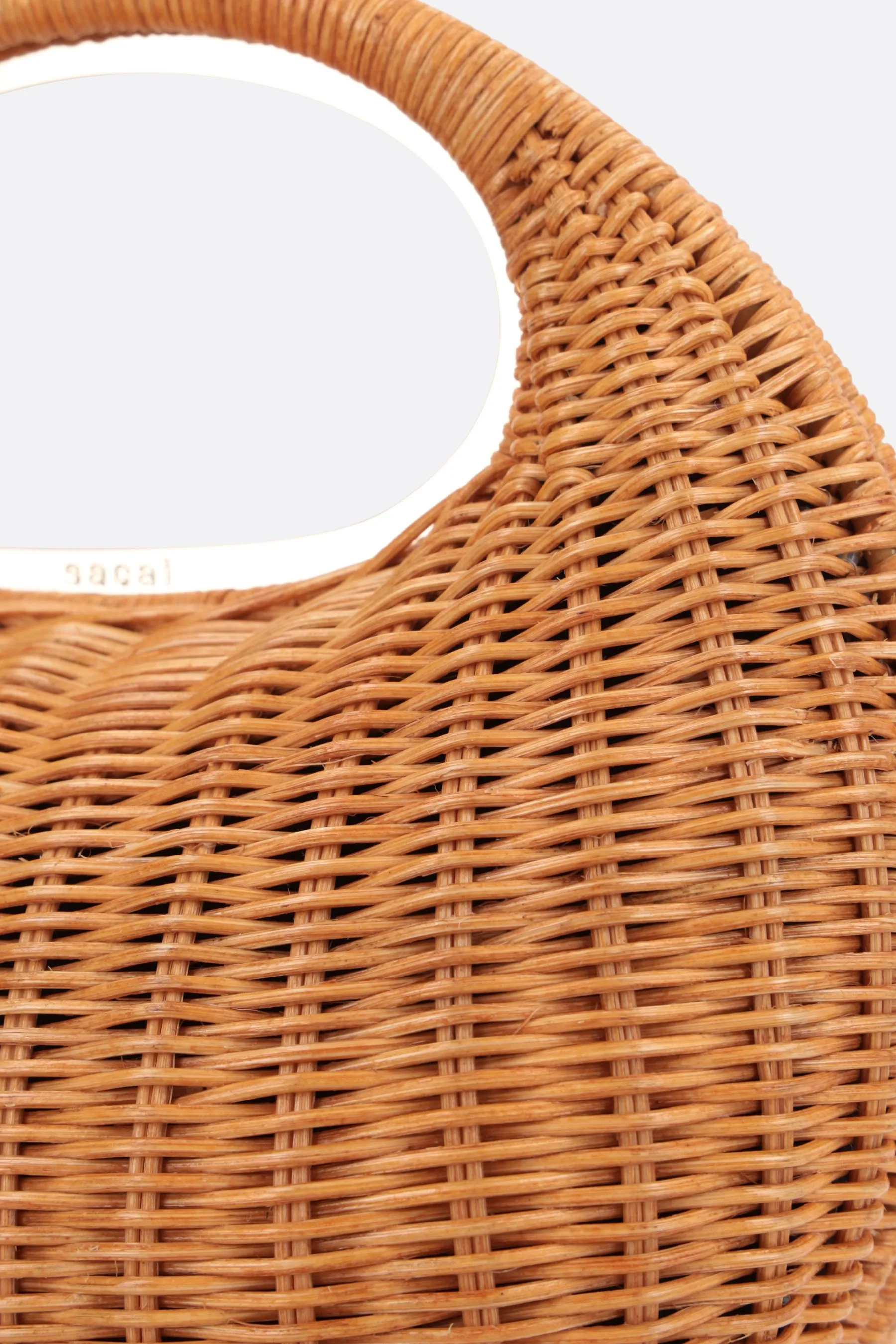 Round rattan handbag