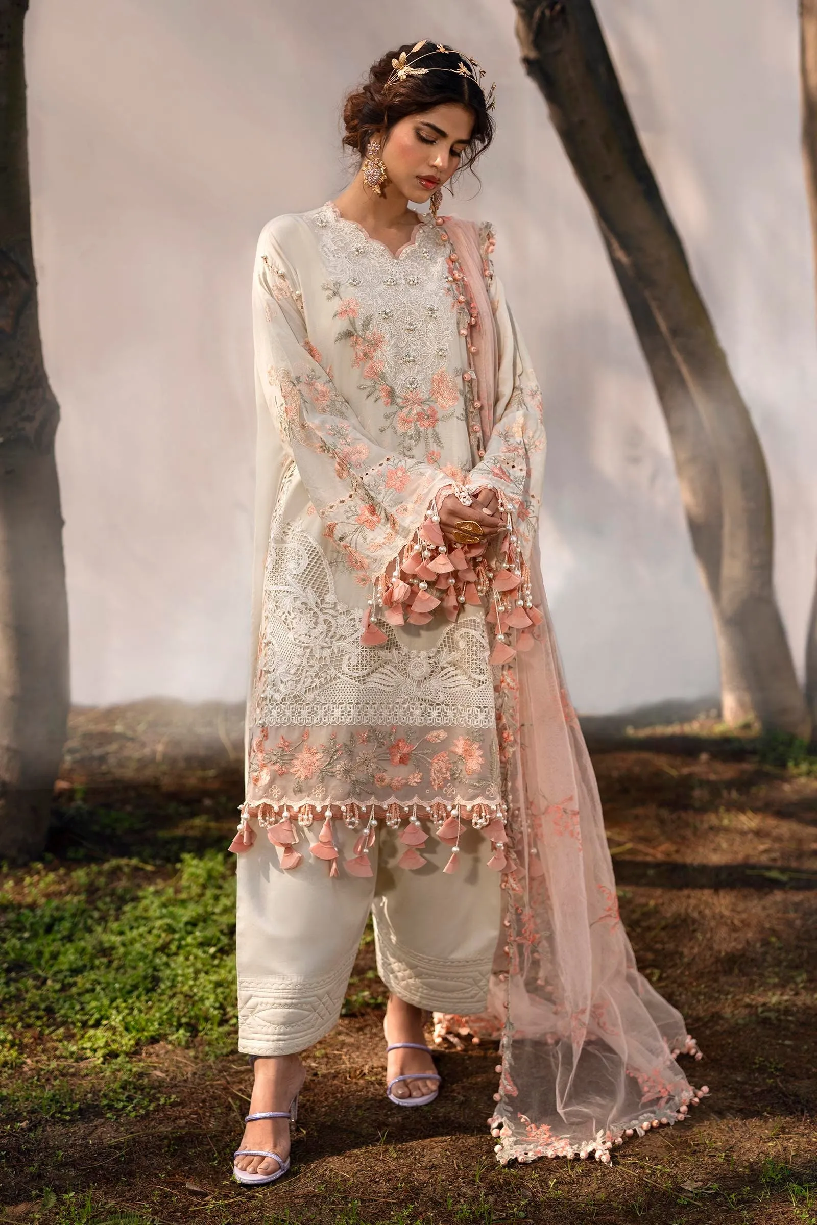 Sana Safinaz Embroidered Luxury Lawn Unstitched 3Pc Suit D-03B