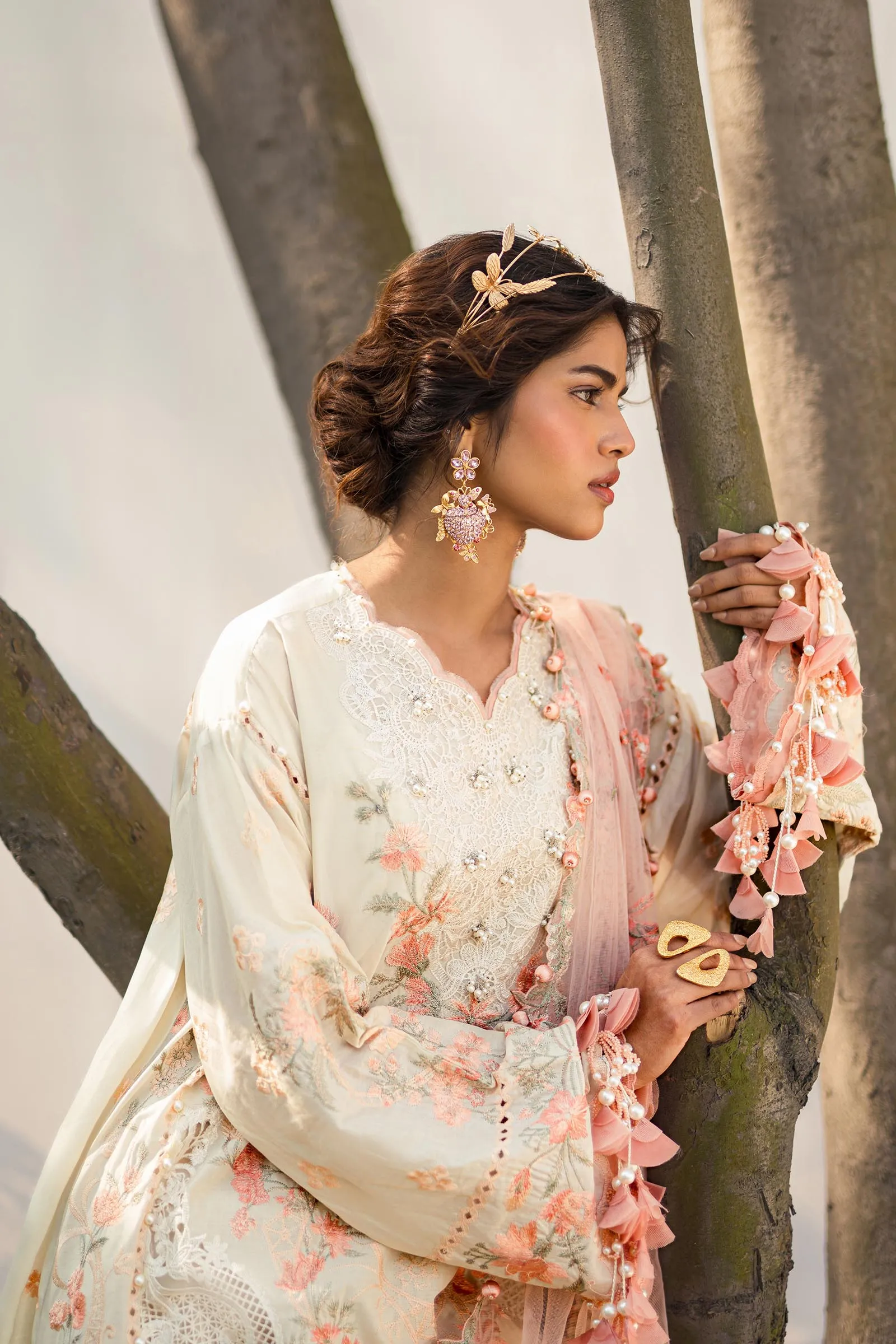 Sana Safinaz Embroidered Luxury Lawn Unstitched 3Pc Suit D-03B