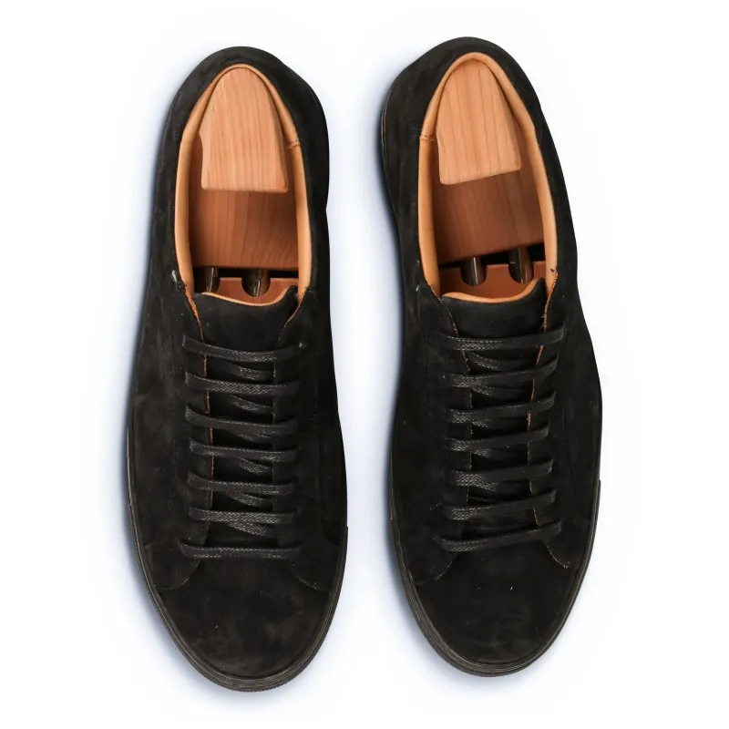 Skolyx Premium sneaker in black suede with black sole