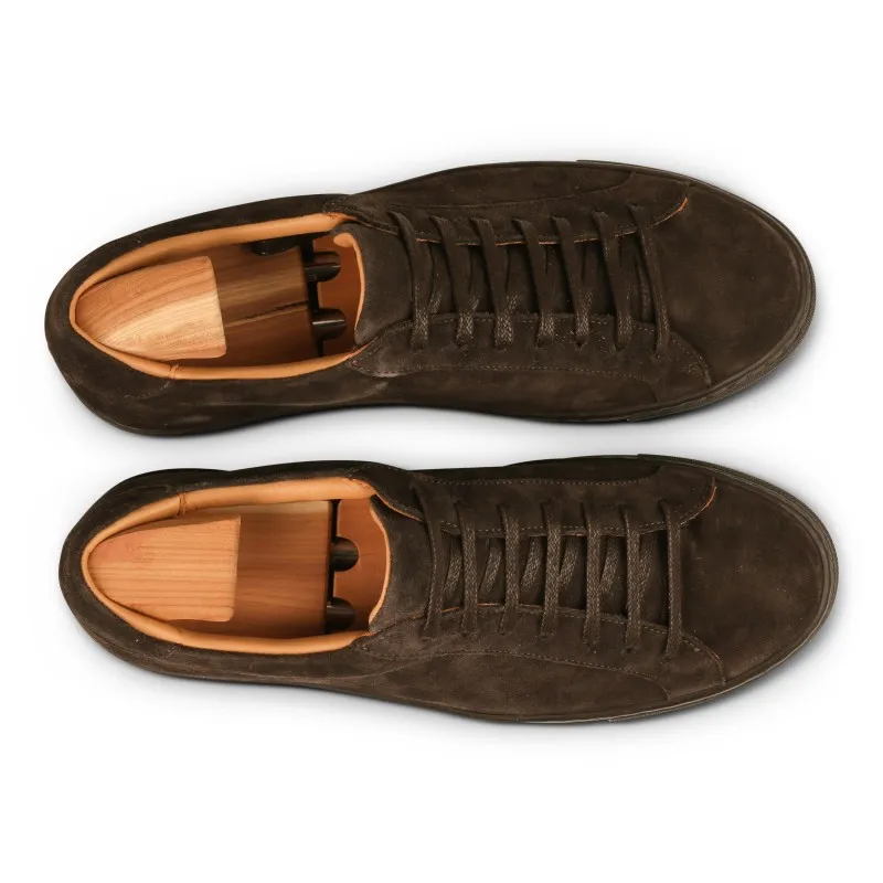 Skolyx Premium sneaker in dark brown suede with dark sole