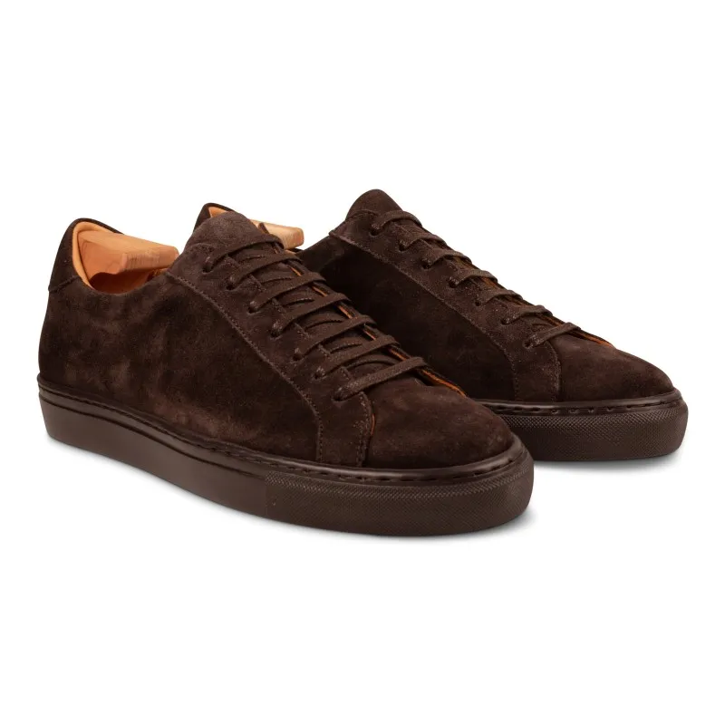 Skolyx Premium sneaker in dark brown suede with dark sole